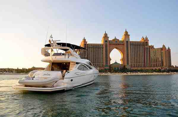 Dubai Marina Yacht Tour Packages